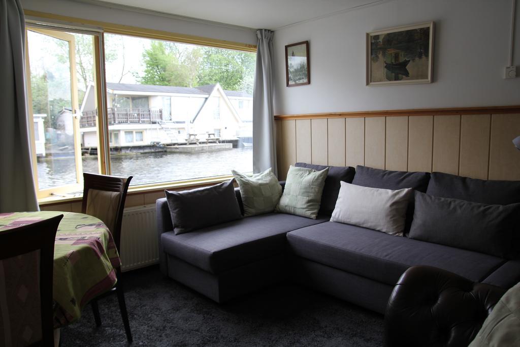 فندق أمستردامفي  Houseboat Under The Mill المظهر الخارجي الصورة
