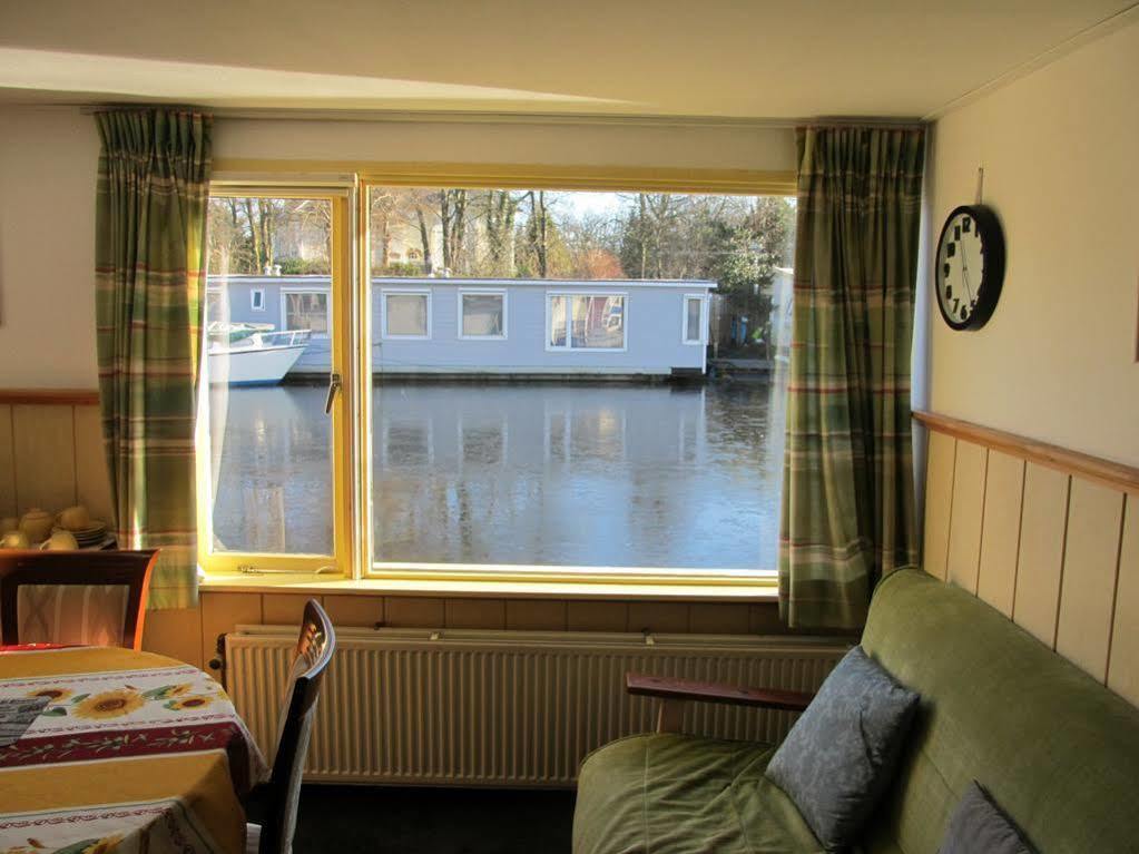 فندق أمستردامفي  Houseboat Under The Mill المظهر الخارجي الصورة